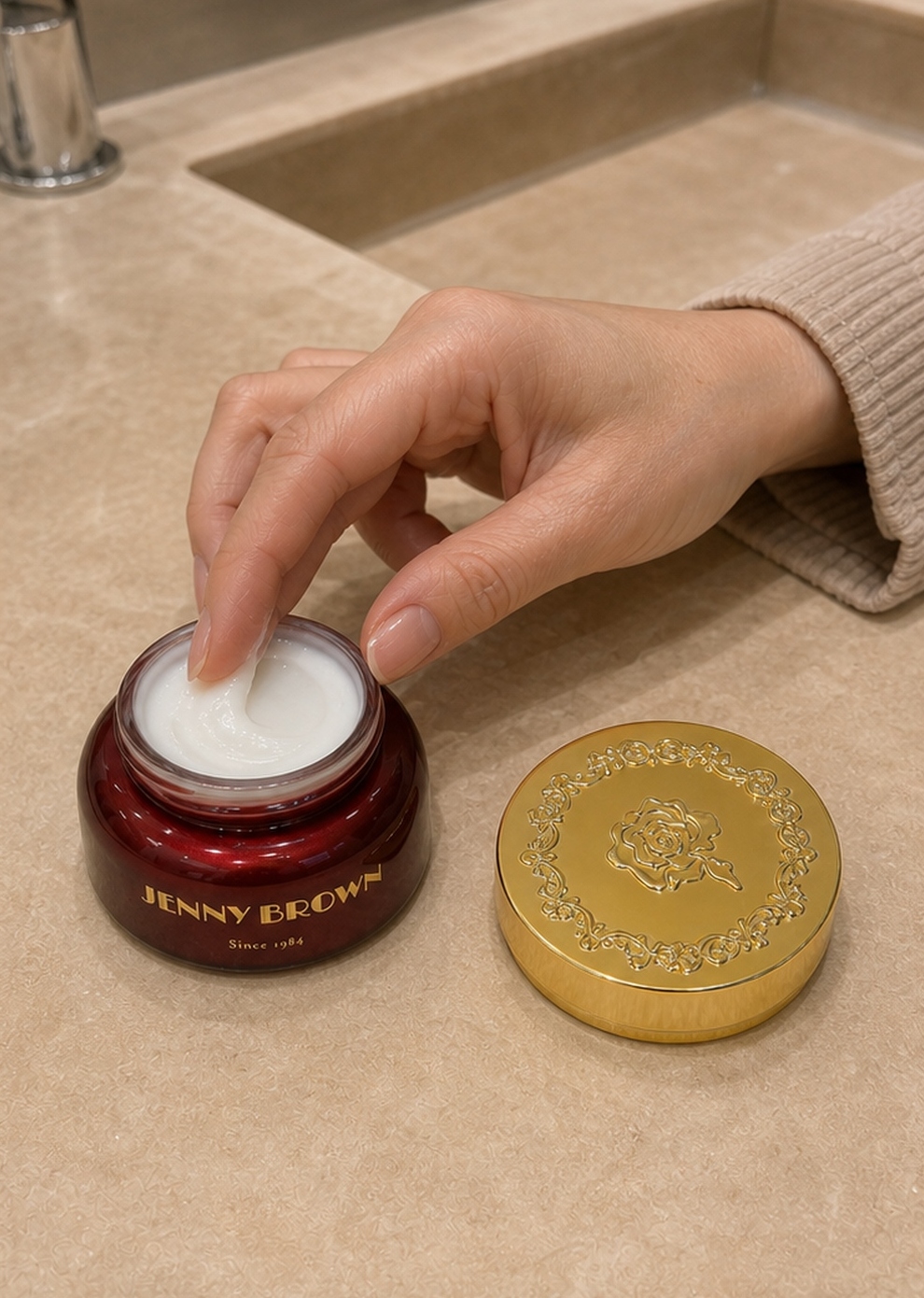 JennyBrown White Truffle face cream product sharing image, sixth view