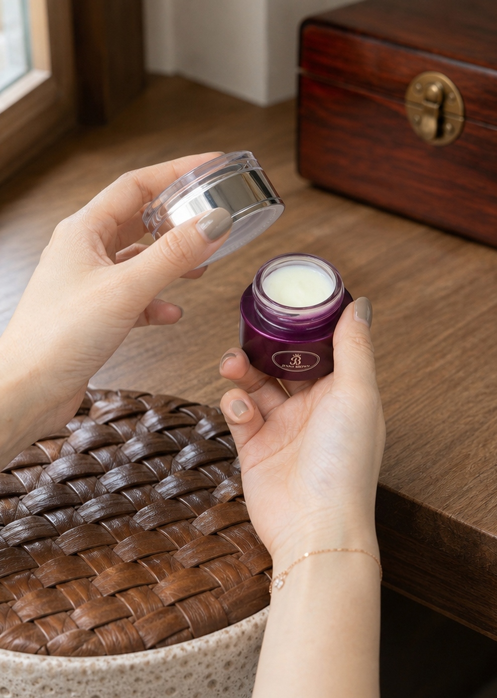 JennyBrown Caviar Eye Cream product sharing image, third view